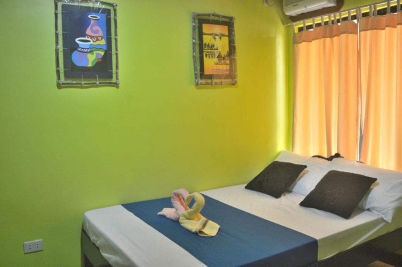 Amelia Homestay Puerto Princesa ภายนอก รูปภาพ